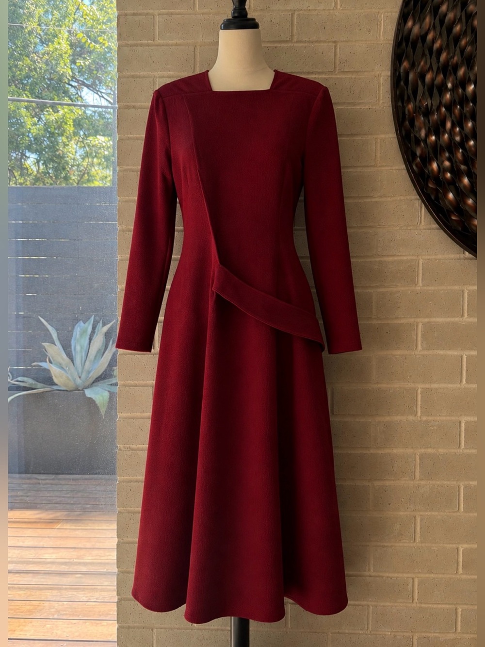• VICTORIA BECKHAM • STR TEXTURED FLUID
LONG SLEEVE BELTED MIDI DRESS • NWT •